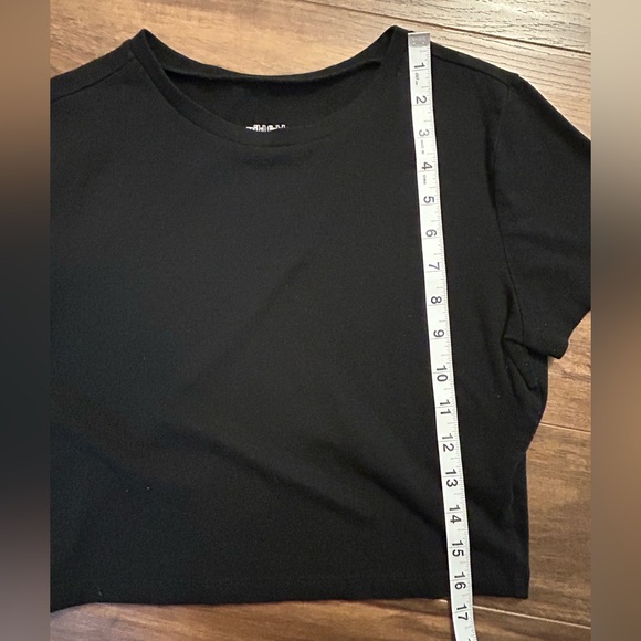 Wild Fable Black Cropped Short Sleeve T-Shirt - Picture 7 of 7